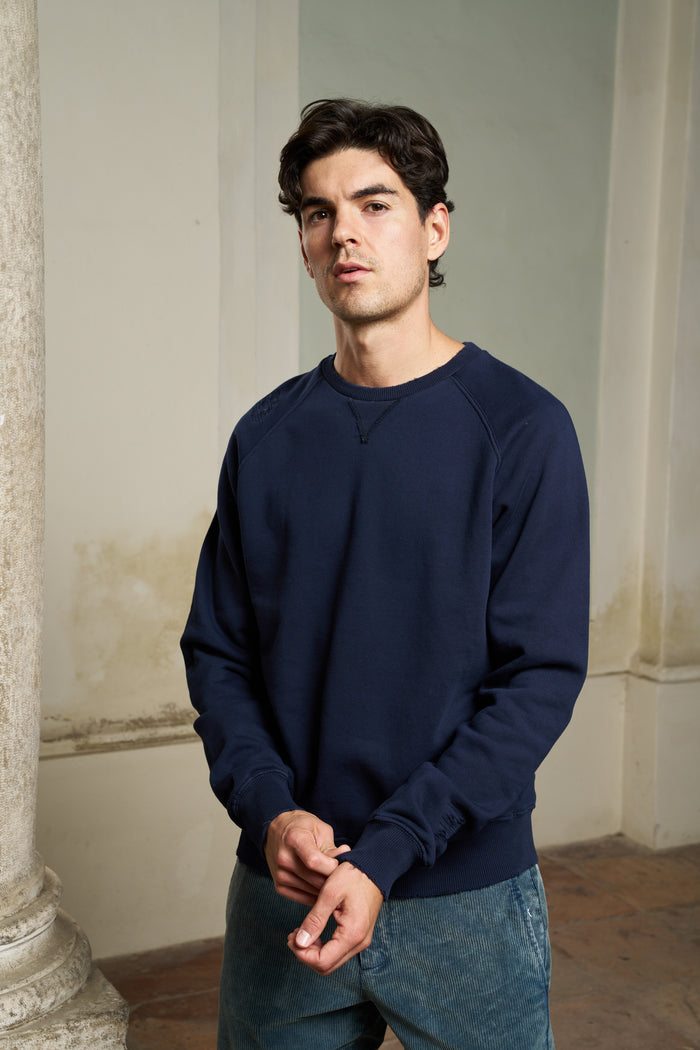 In The Box Vintage-Style Crewneck Basic Sweatshirt - Men's Sweatshirts | M11 Shop