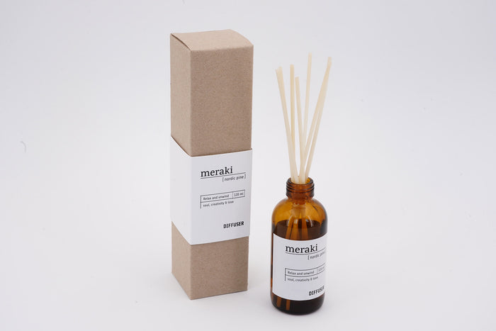Diffusore con 7 bastoncini Nordic Pine 120 ML Meraki - Candele e Diffusori | M11 Shop