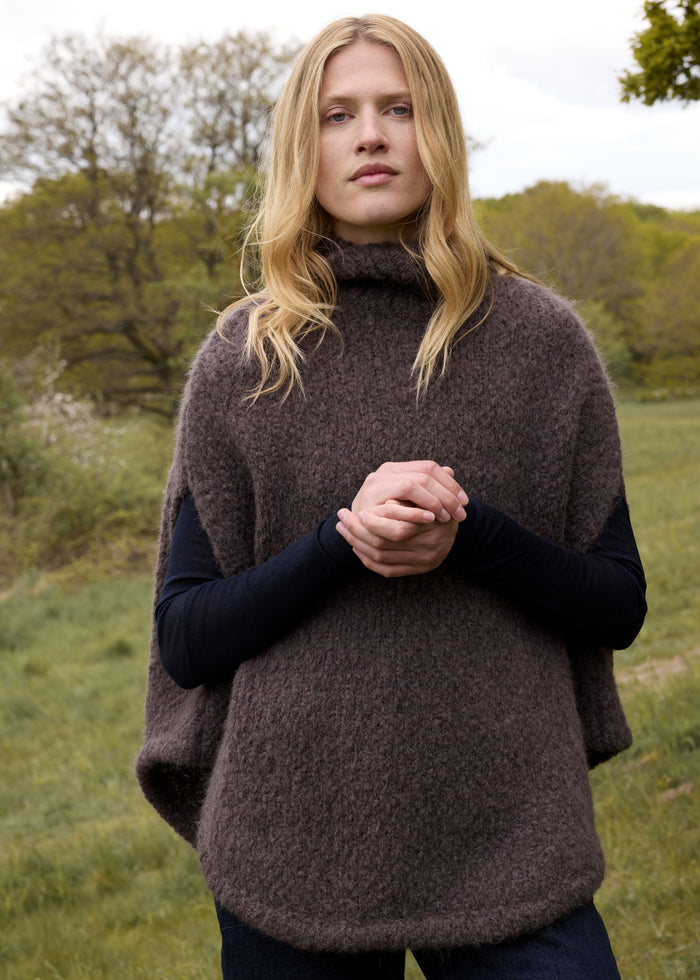 Poncho in alpaca Paz Sibinlinnebjerg | M11 Shop