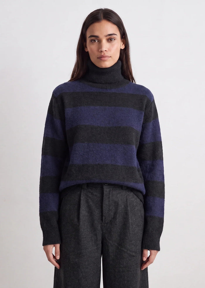 Aleane Artlove Turtleneck Sweater | M11 Shop