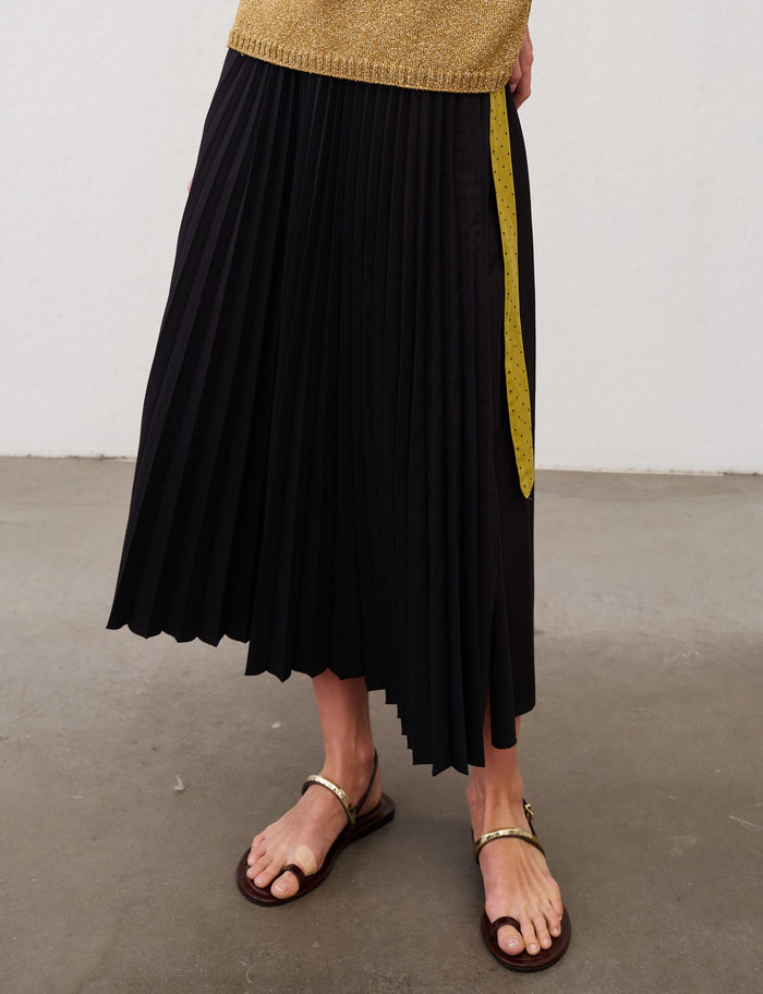 Wide skirt with pleats on the front Floor | M11 Shop