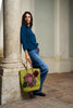 Borsa piccola in lana annodata verde chiaro con fiori di Natalie Lete Po! Paris | M11 Shop
