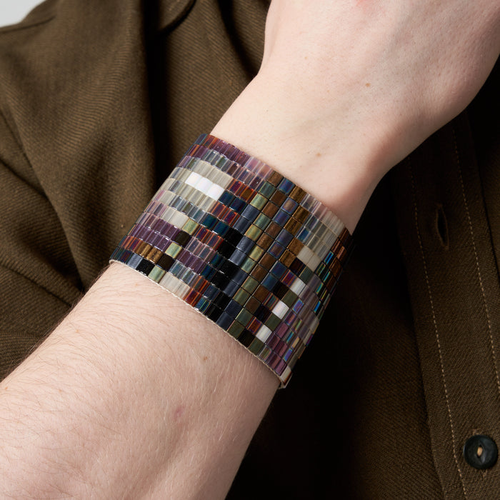 Bracciale con perline di vetro intrecciato a mano larghezza 2 1/2