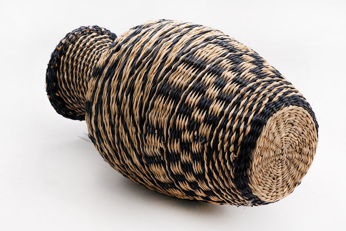 Black woven vase 07 Bazar de Luxe | M11 Shop