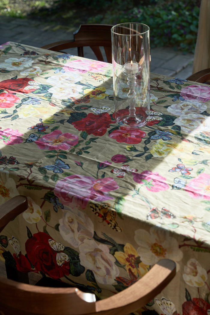 Tablecloth with roses by N. Lété Avenida Home | M11 Shop