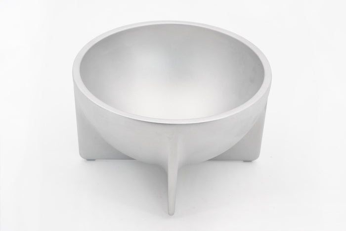 Small bowl in raw cast aluminum with smooth velvet surface fort Standard Brooklyn | M11 Shop