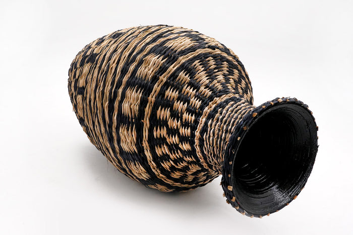 Black woven vase 07 Bazar de Luxe | M11 Shop