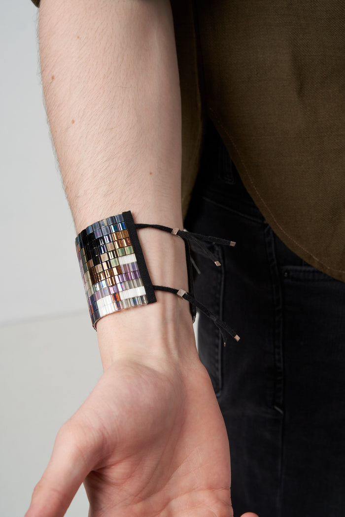 Bracciale con perline di vetro intrecciato a mano larghezza 2 1/2