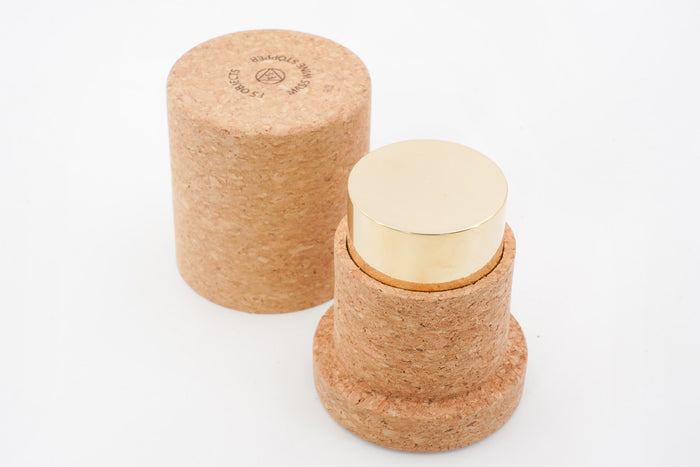 Tappo per vino a cupola in ottone, gambo in acciaio inossidabile, o-ring e lucidatura a specchio Fort Standard Brooklyn | M11 Shop