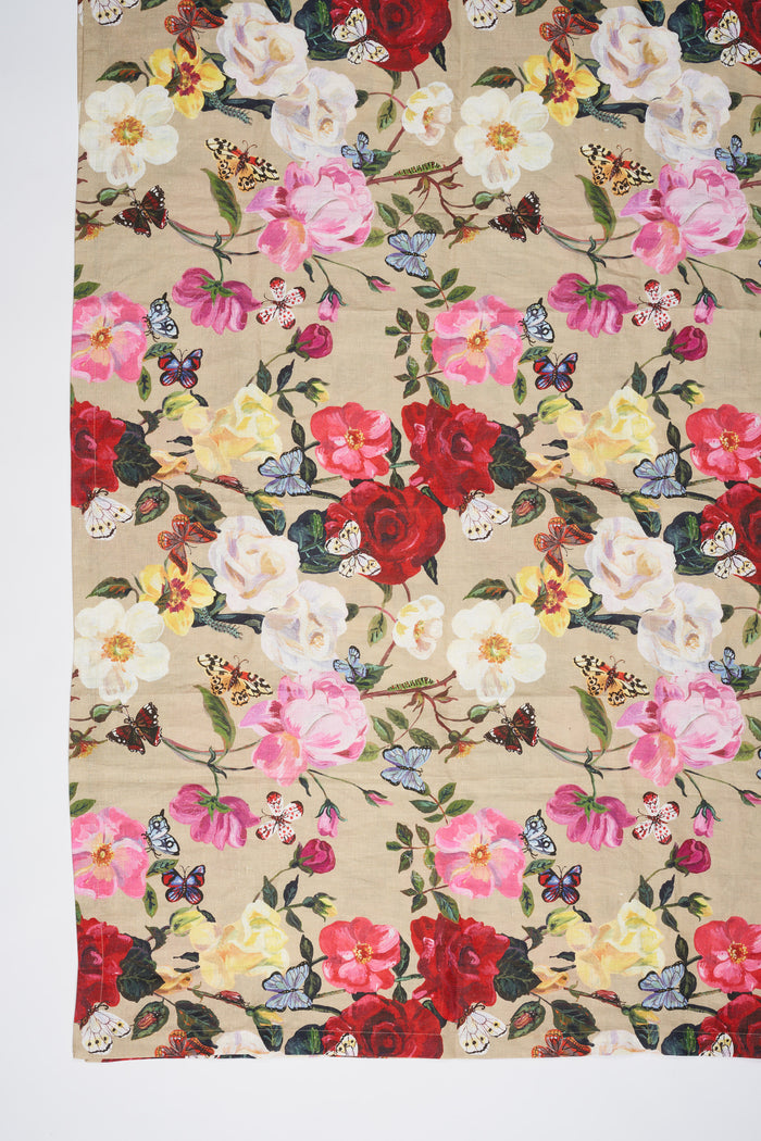 Tablecloth with roses by N. Lété Avenida Home | M11 Shop