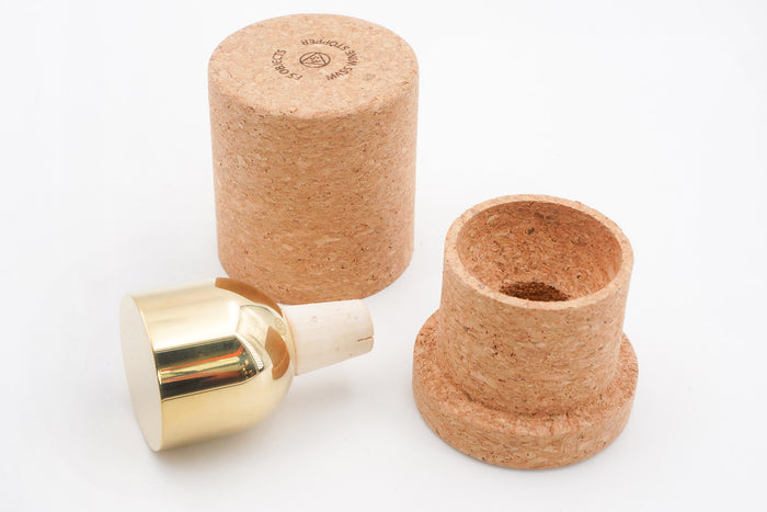 Tappo per vino a cupola in ottone, gambo in acciaio inossidabile, o-ring e lucidatura a specchio Fort Standard Brooklyn | M11 Shop