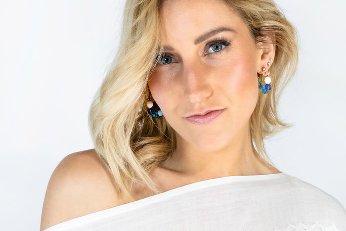 Orecchini a cerchio Sea Mist mini con perline Susan Alexandra | M11 Shop