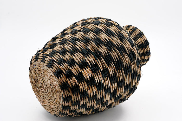 Black woven vase 09 Bazar de Luxe | M11 Shop